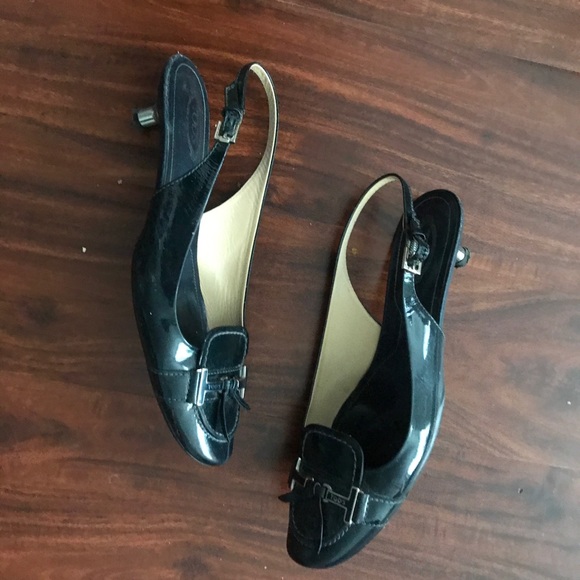 Tod’s Navy Enamel Chanel Kitten Heel Slingbacks - Picture 9 of 16